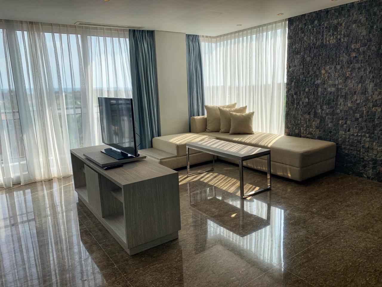 Hotel Daun Bali Seminyak Buitenkant foto